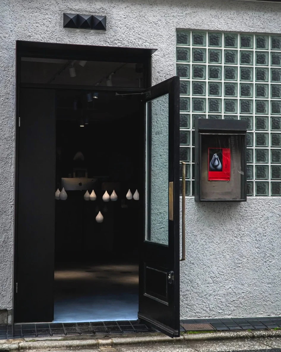 The entrance of LOWW with sculptures visible inside